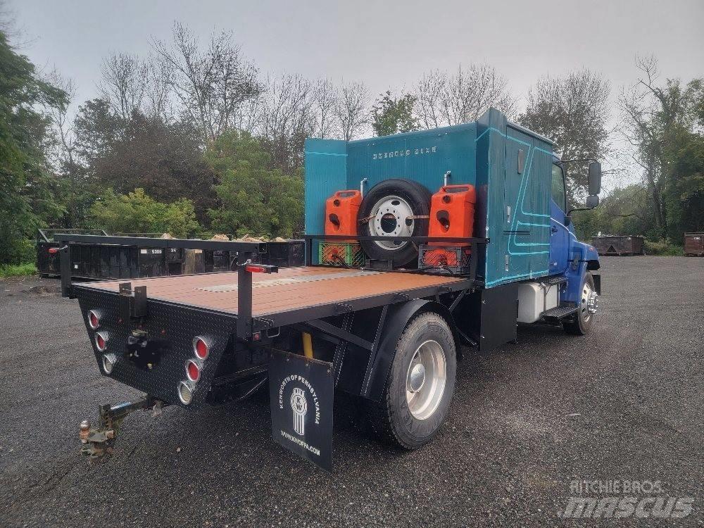 Hino 338 Tovornjaki s kesonom/platojem
