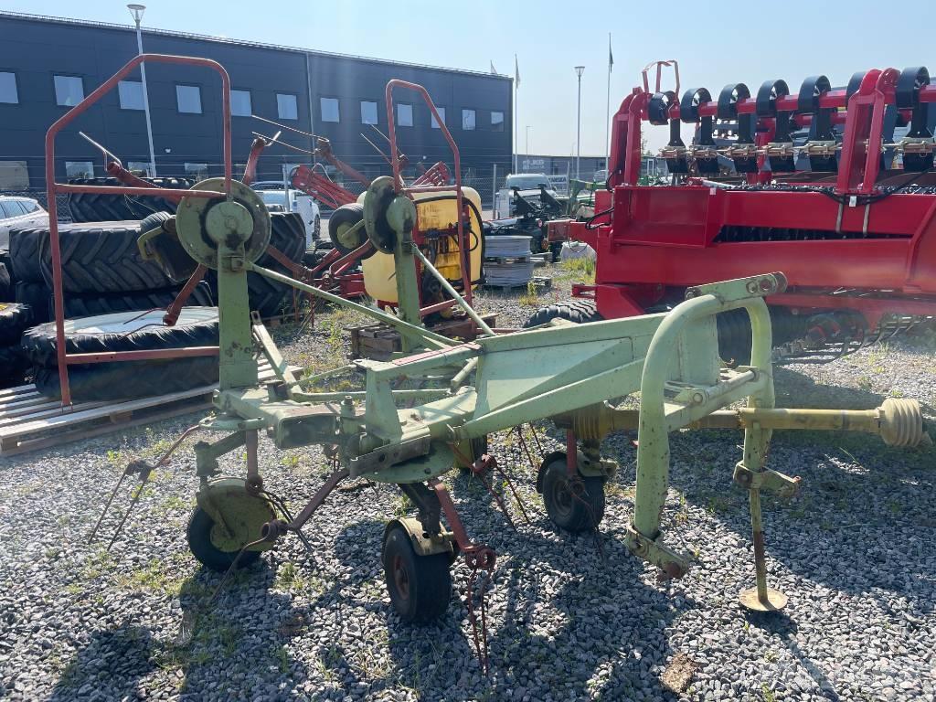CLAAS W 600 Obračalniki in zgrabljalniki