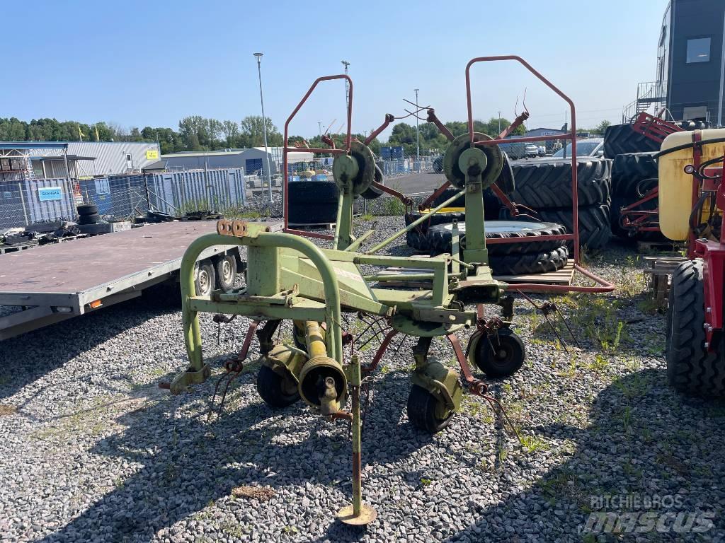 CLAAS W 600 Obračalniki in zgrabljalniki