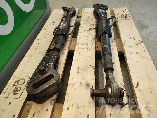 Deutz-Fahr 150 lifts Boom in dipper roke