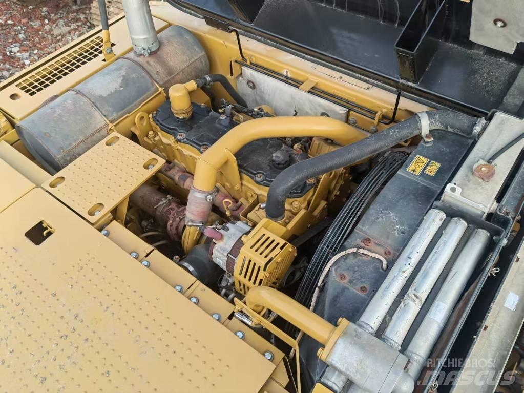 CAT 325 D2 Bagri goseničarji
