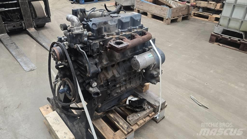 Kubota V2403 Motorji