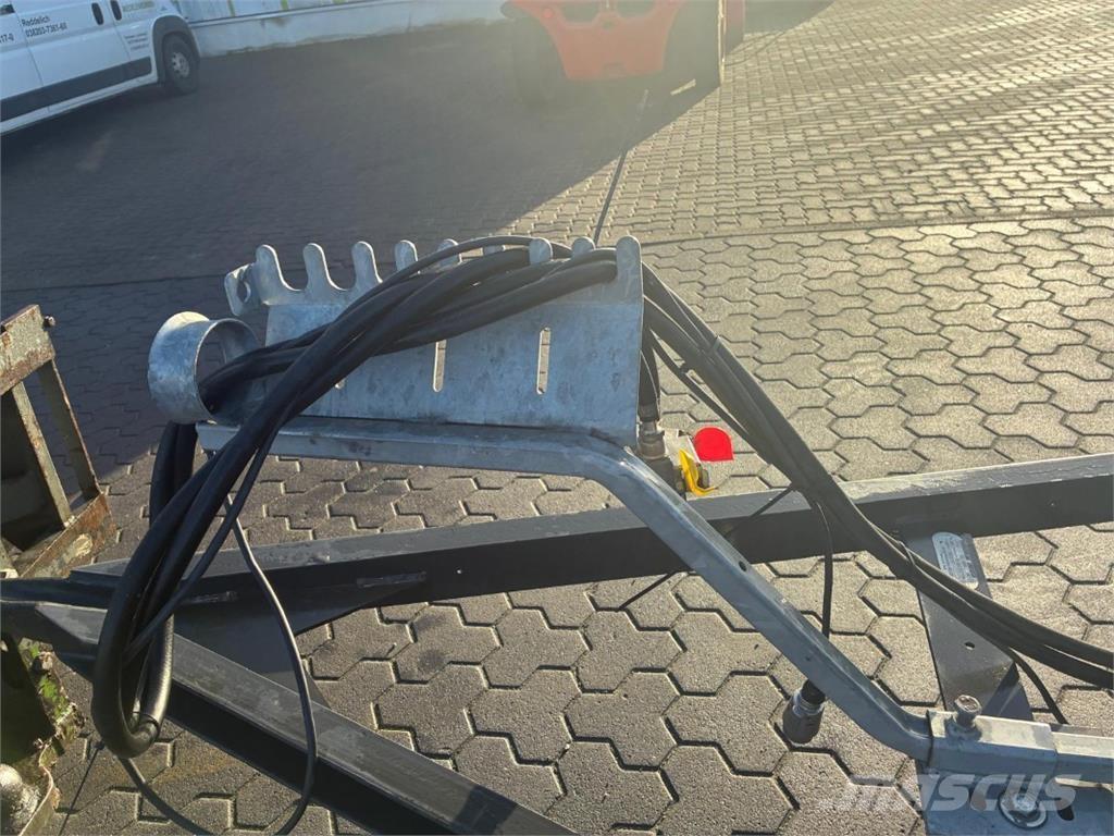 Fliegl DPW 180 B Prikolica za bale