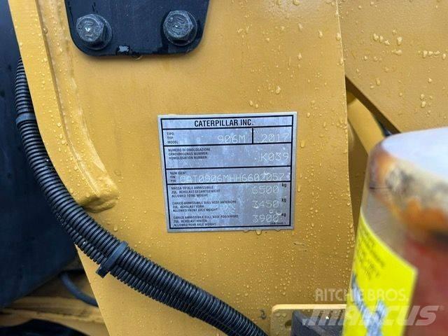 CAT  906M Kolesni nakladalci