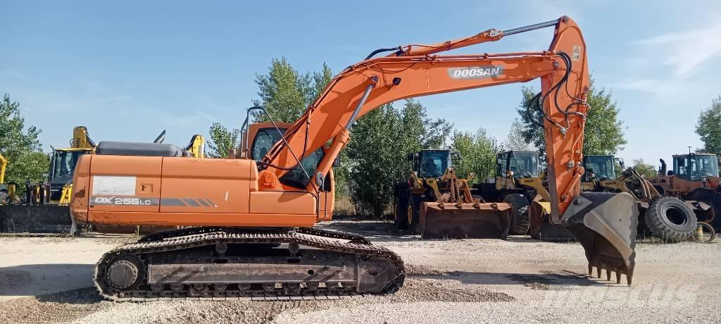 Doosan DX 255 LC Bagri goseničarji