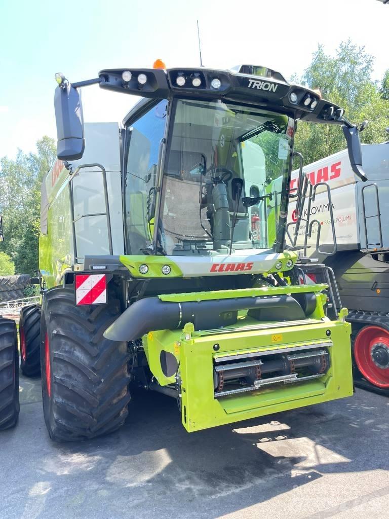 CLAAS TRION 750 Kombajni