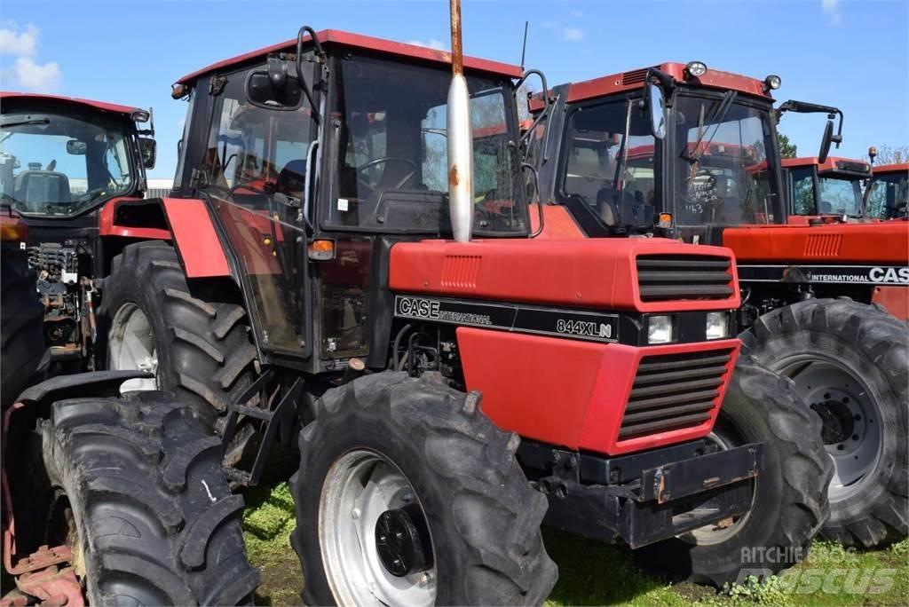 Case IH 844 XL Traktorji