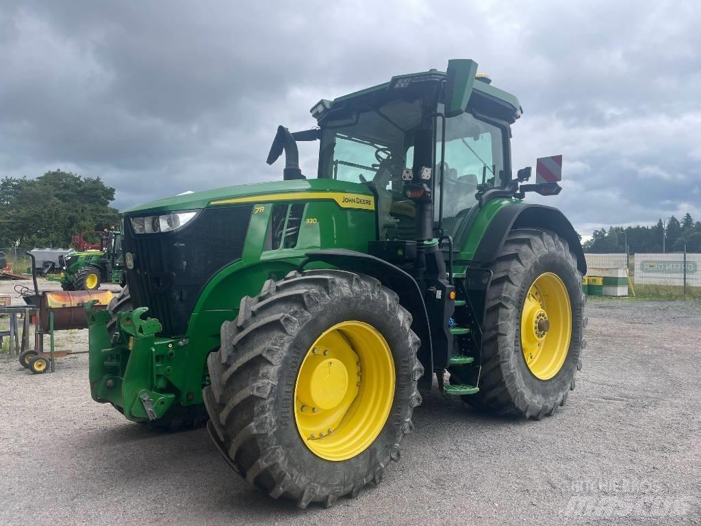 John Deere 7R330 Traktorji