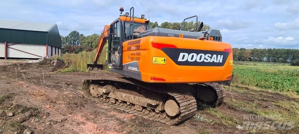 Doosan DX 225 LC-5 Bagri goseničarji