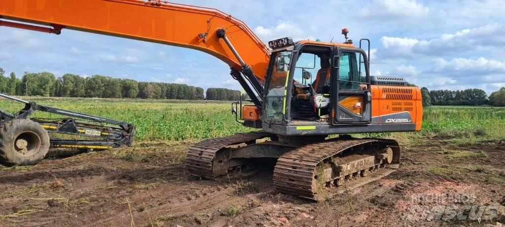 Doosan DX 225 LC-5 Bagri goseničarji
