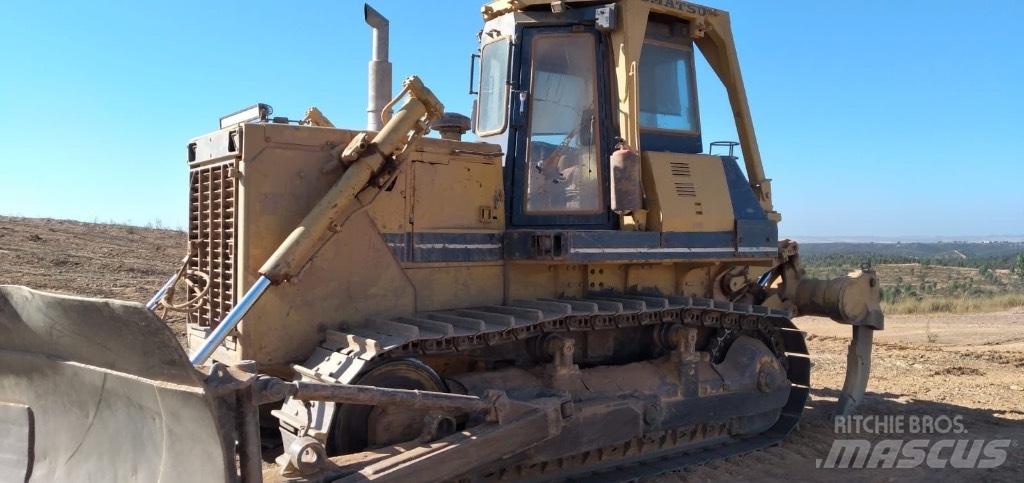 Komatsu D 85 E-21 Buldožerji goseničarji