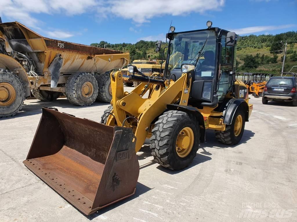 CAT 907 H Kolesni nakladalci