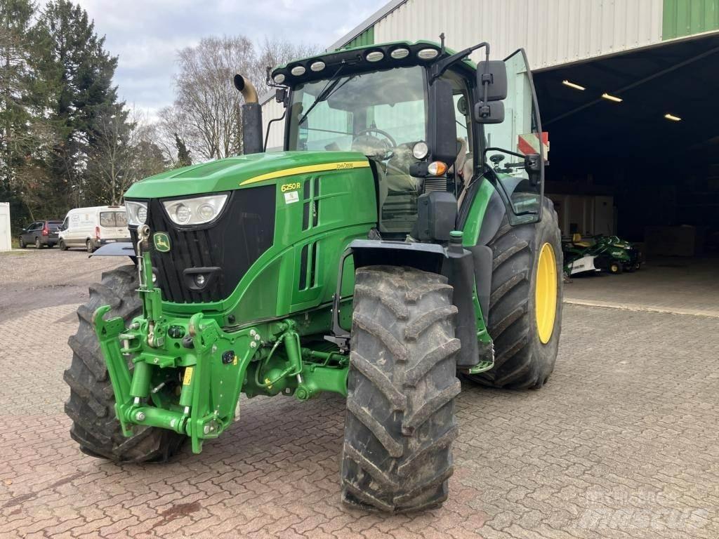 John Deere 6250R Traktorji