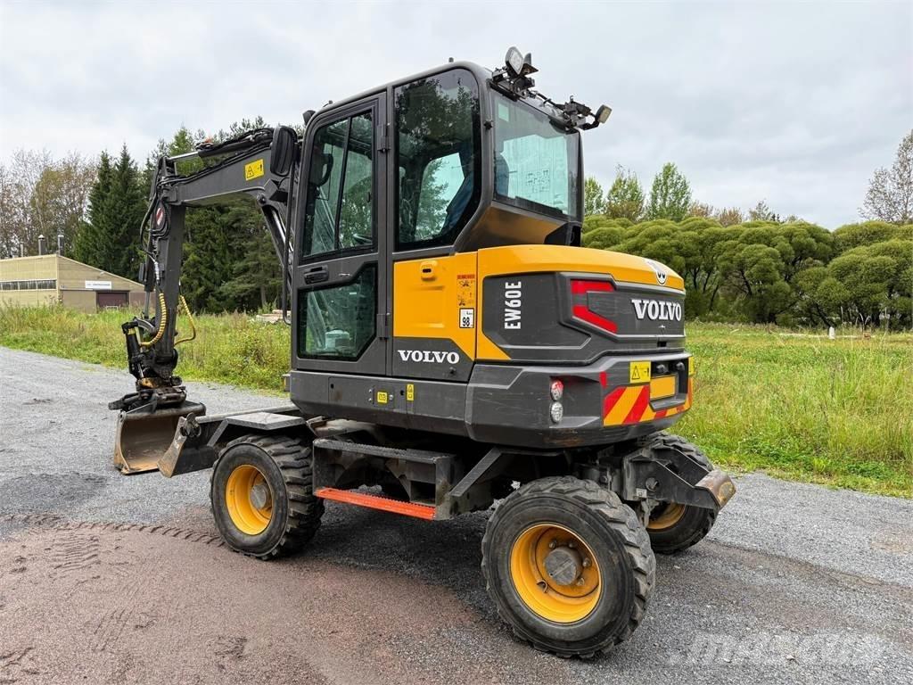 Volvo EW60 E Bagri na kolesih