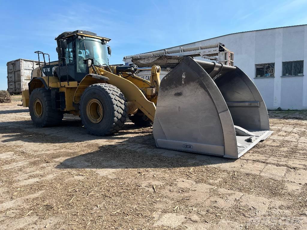 CAT 966K Kolesni nakladalci