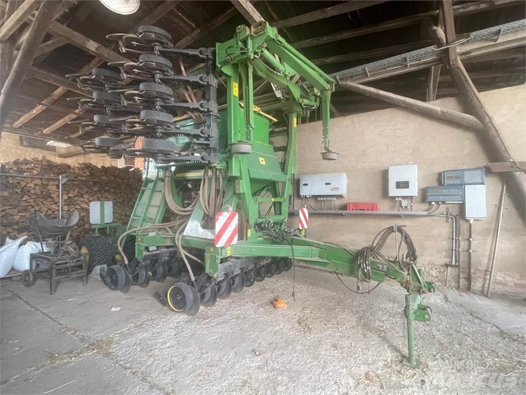 John Deere 750 A Sejalnice