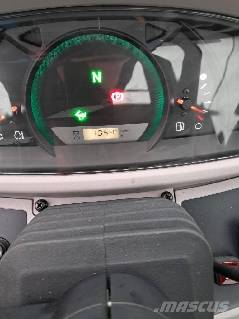 Kubota R 090 Kolesni nakladalci