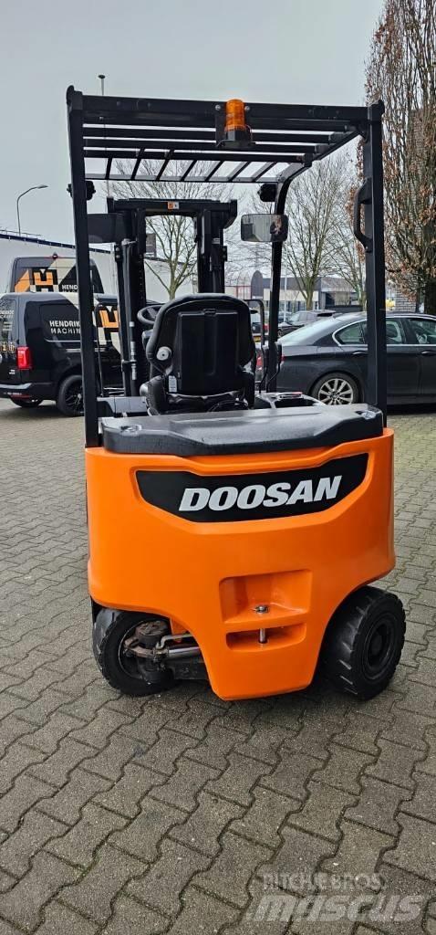Doosan B 25 X-7 Električni viličarji