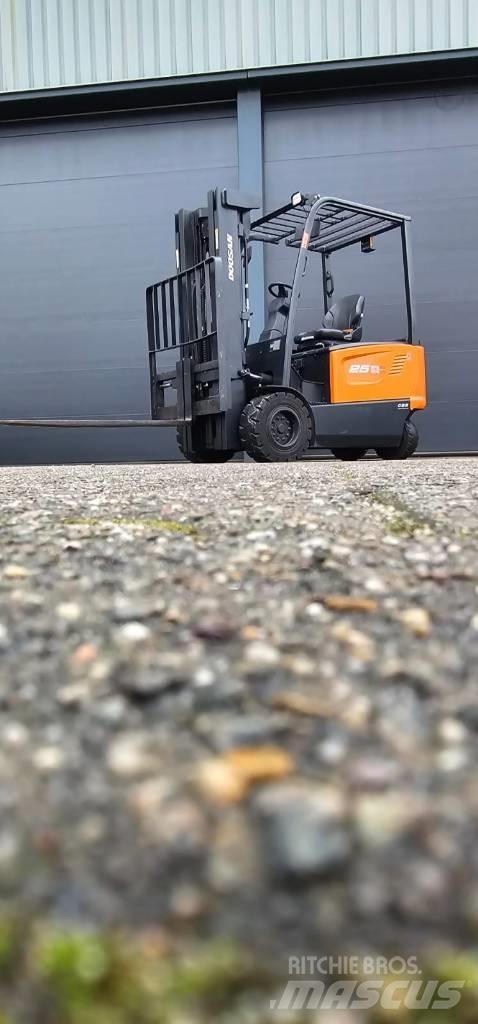 Doosan B 25 X-7 Električni viličarji
