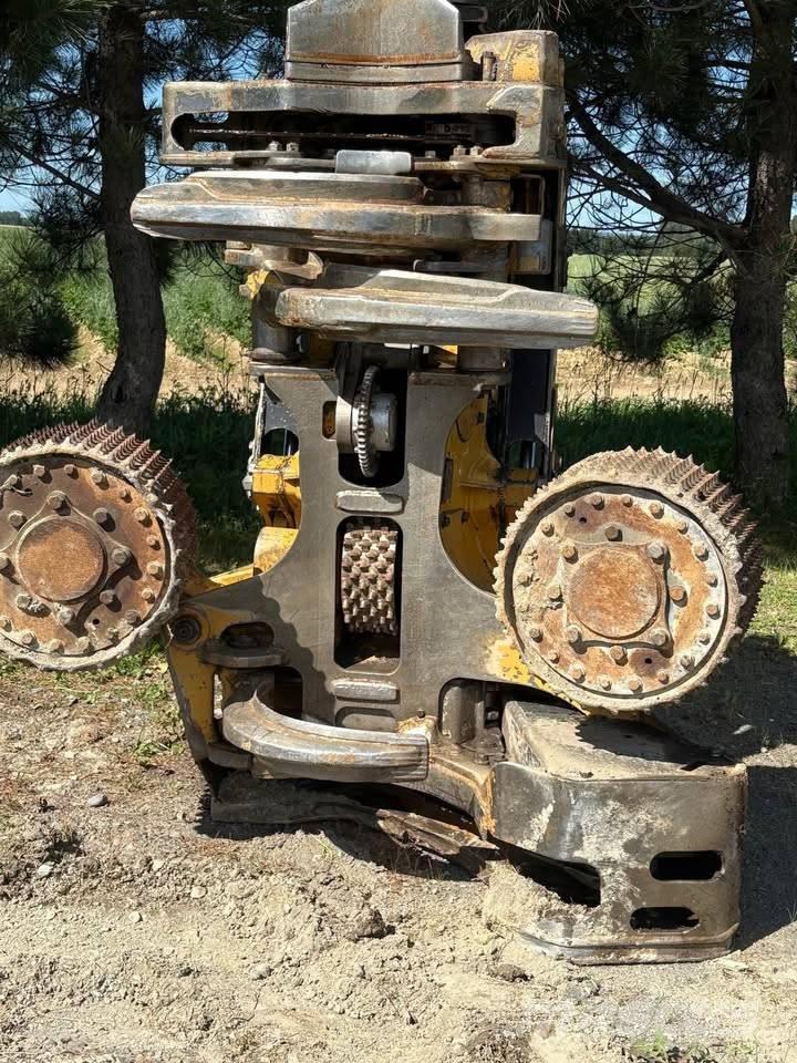 Tigercat TH575 Glave za kombajne