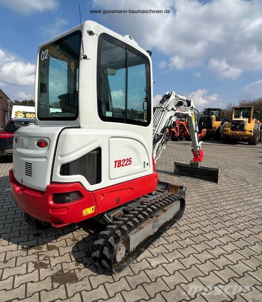 Takeuchi TB 225 Mini bagri <7t