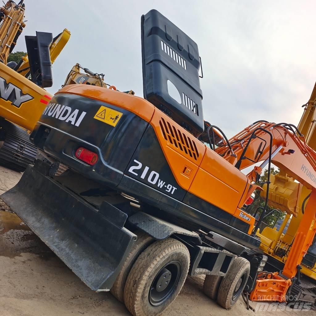 Hyundai 210W-9 Bagri na kolesih