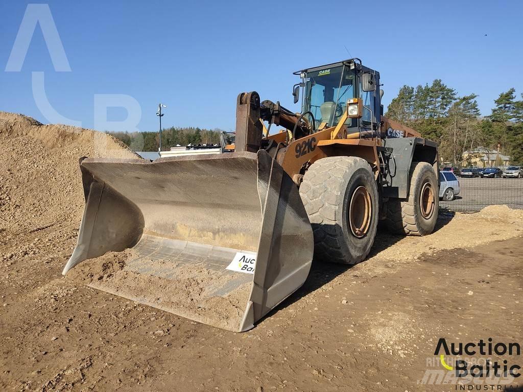 CASE 921 C Kolesni nakladalci