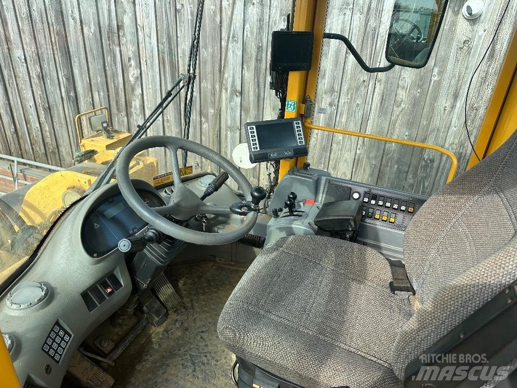 Volvo L 150 E Kolesni nakladalci