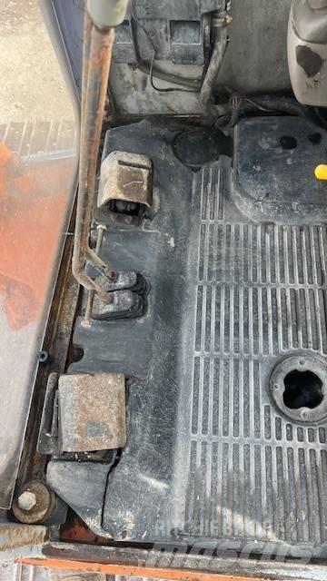 Hitachi EX 30 Mini bagri <7t