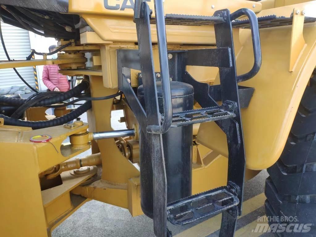CAT 966 H Kolesni nakladalci