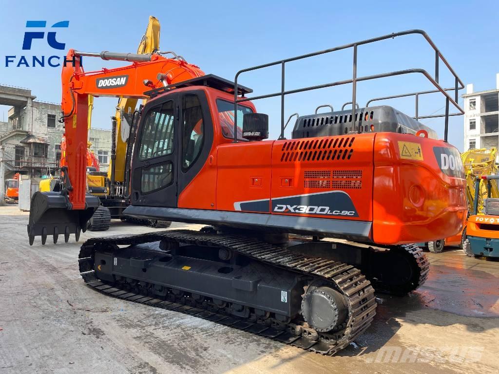 Doosan DX 300LC-9C Bagri goseničarji