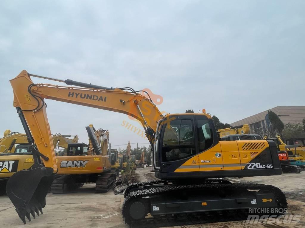Hyundai Robex 220 Bagri goseničarji
