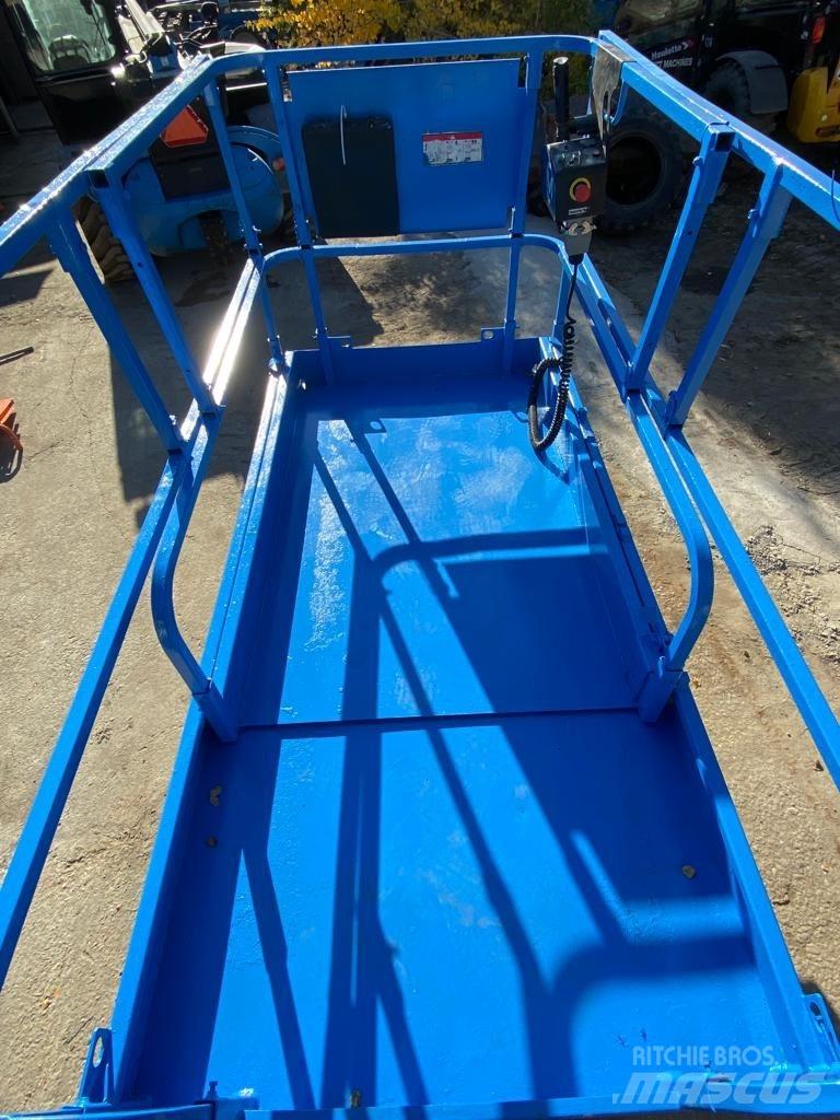 Haulotte Compact 12 Škarjaste dvižne ploščadi