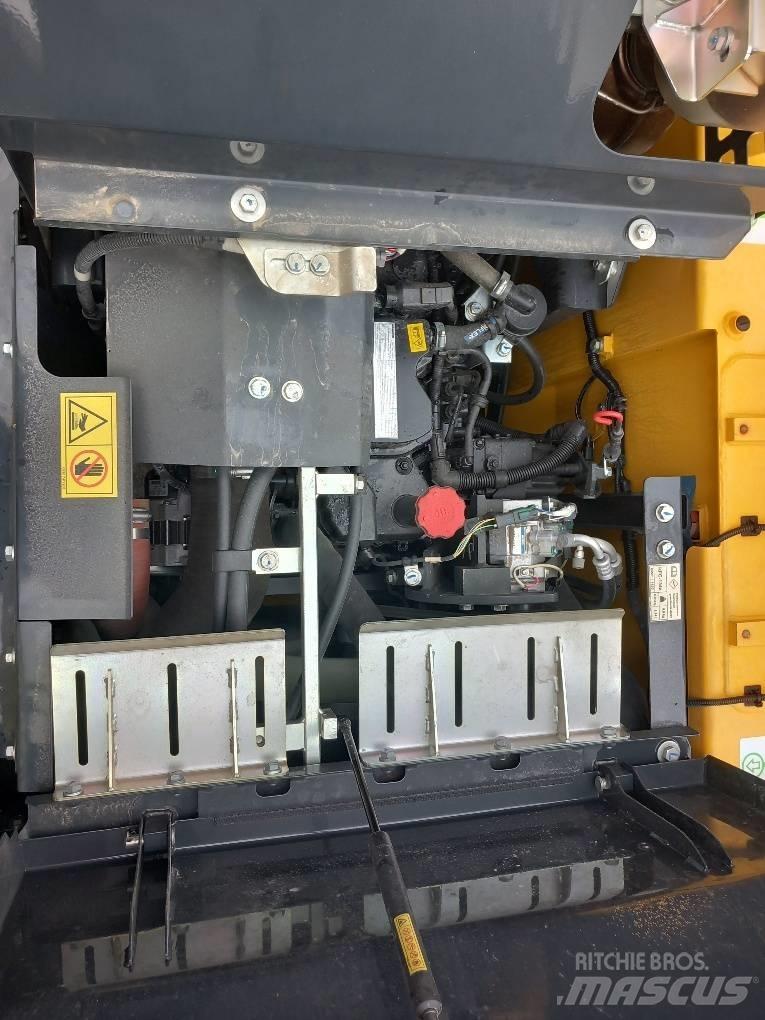 Komatsu PW160-11E0 Bagri na kolesih