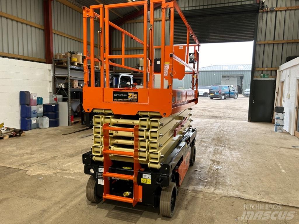 JLG 4045R Škarjaste dvižne ploščadi