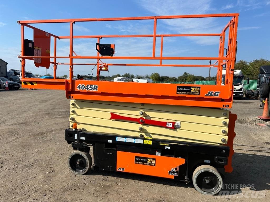 JLG 4045R Škarjaste dvižne ploščadi