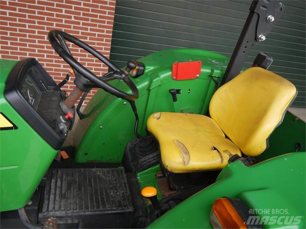 John Deere 5065E Traktorji