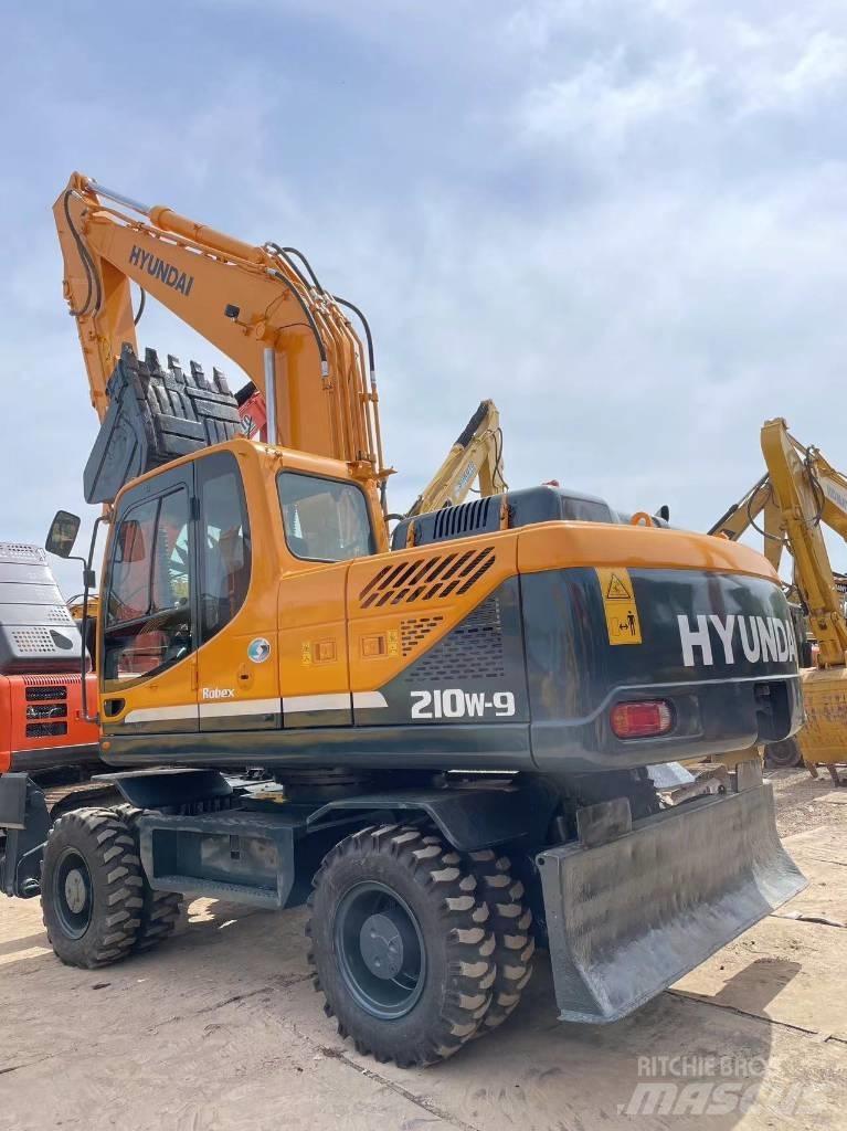 Hyundai R210W-9 Bagri na kolesih