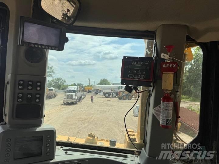 CAT D 8 T WDA Buldožerji goseničarji