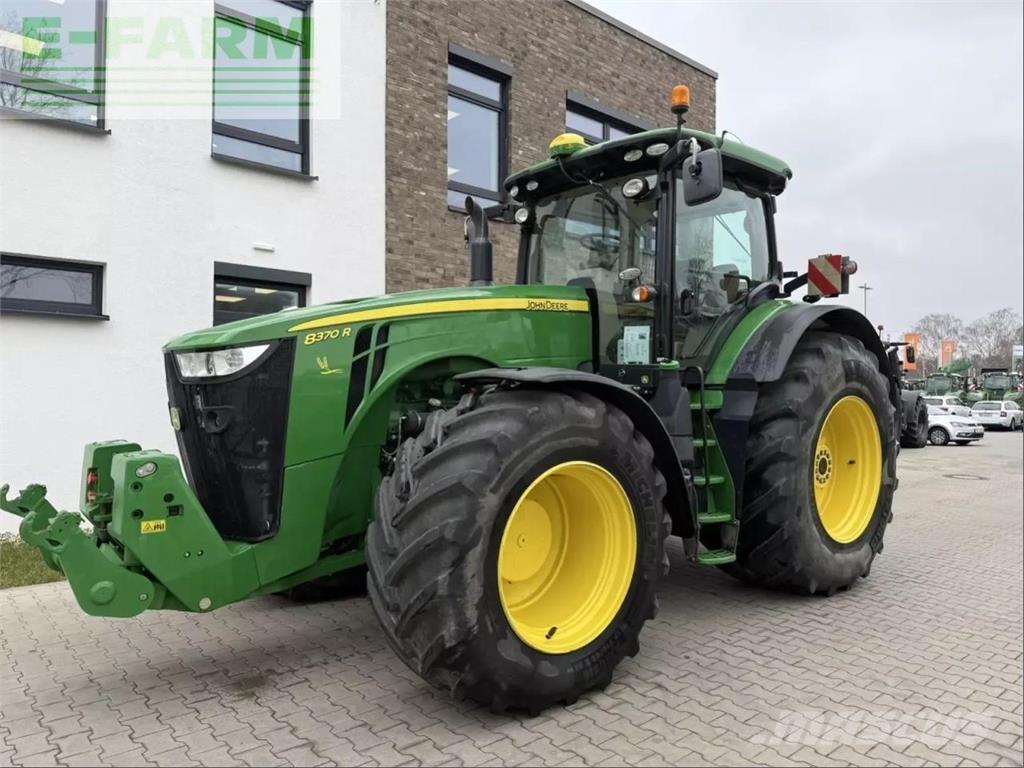 John Deere 8370 r Traktorji