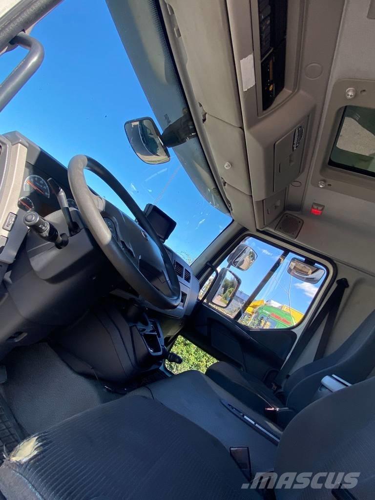 Volvo FL 6 Tovornjaki zabojniki