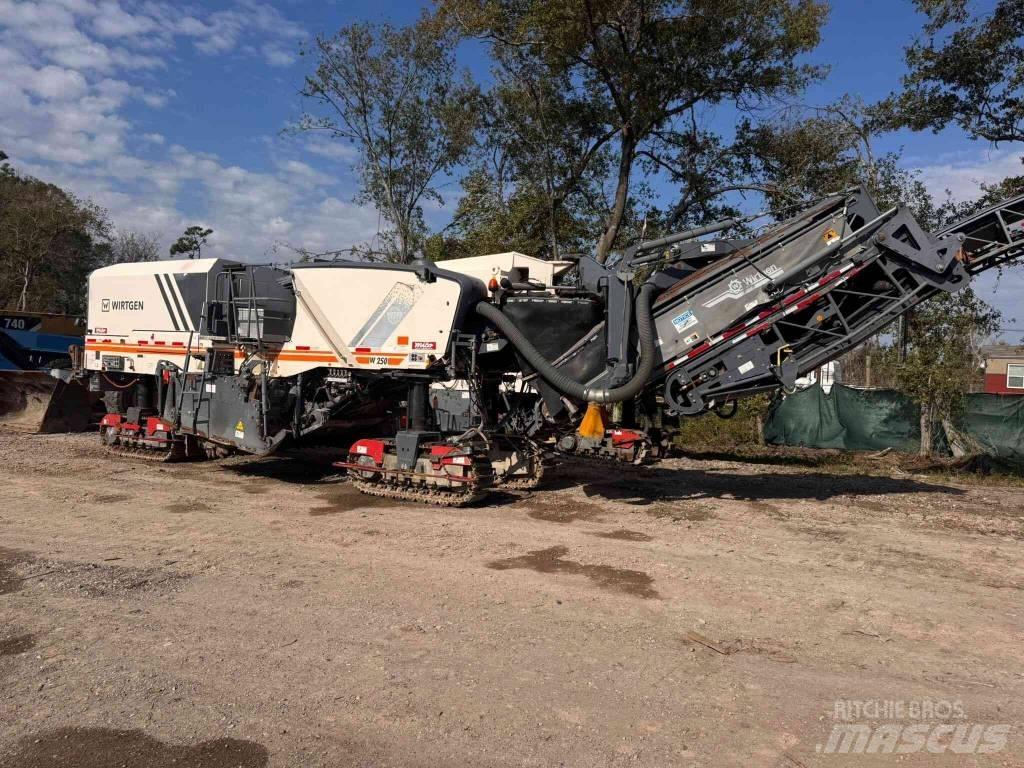 Wirtgen W250 Freze za asfalt