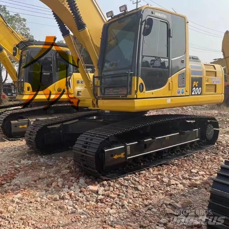 Komatsu PC 200 Bagri goseničarji