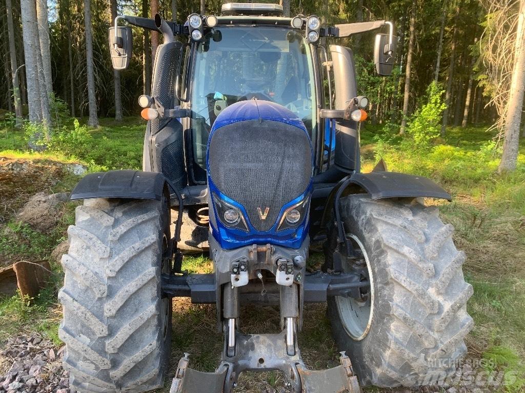 Valtra N 174 Traktorji