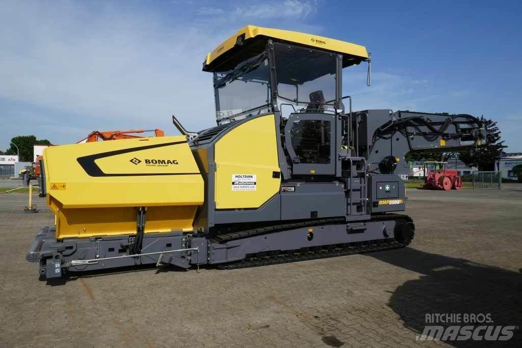 Bomag BMF 2500 M Hranilnice