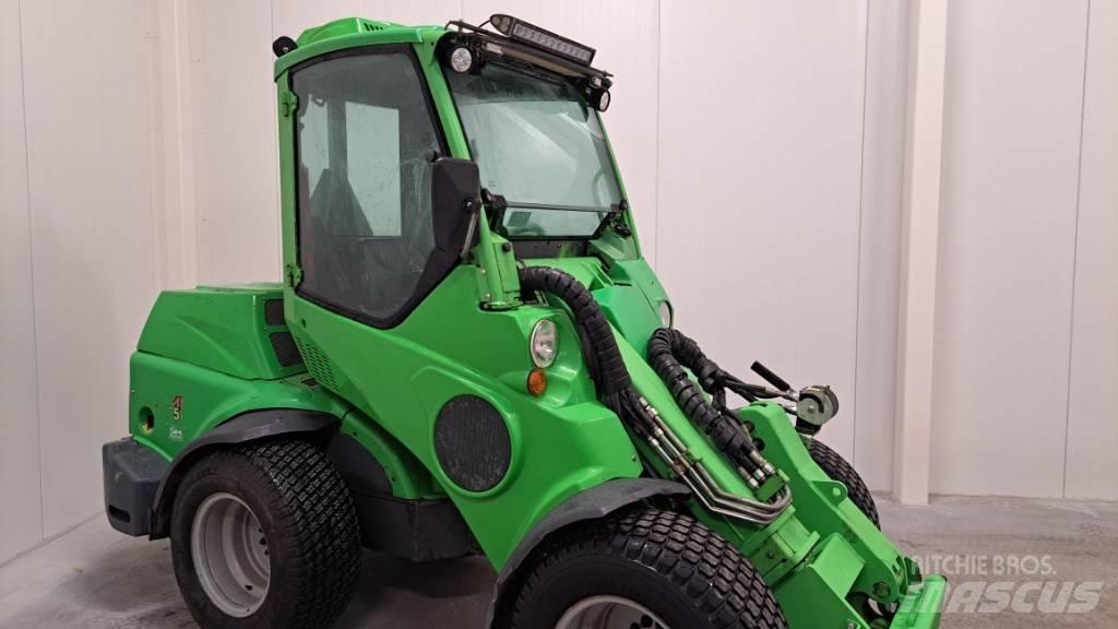 Avant 750 Skid steer mini nakladalci