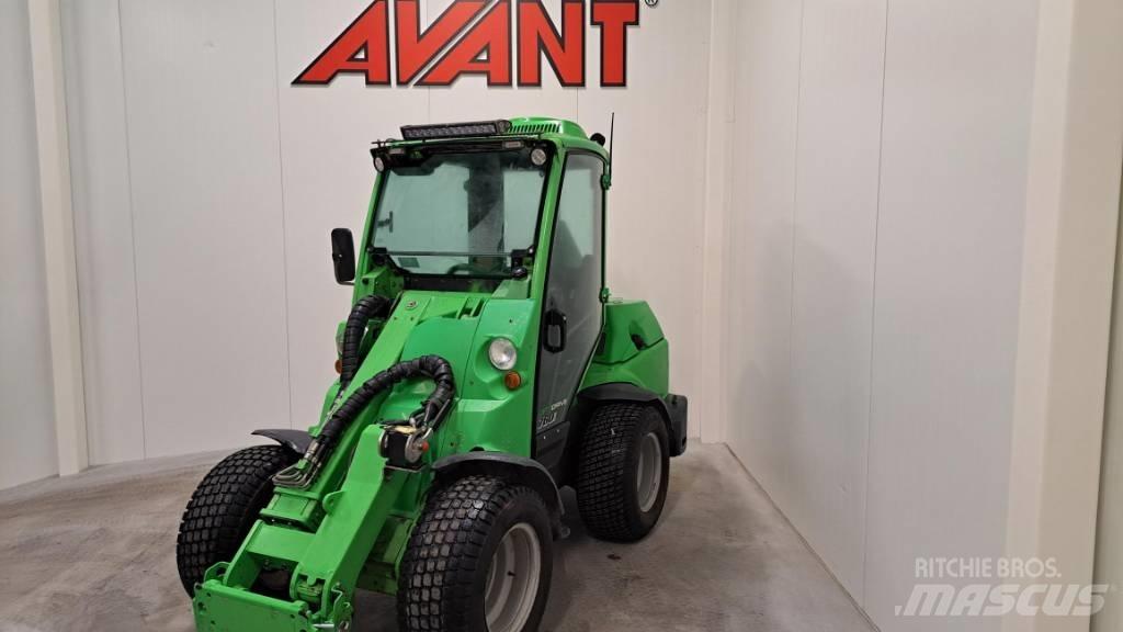 Avant 750 Skid steer mini nakladalci