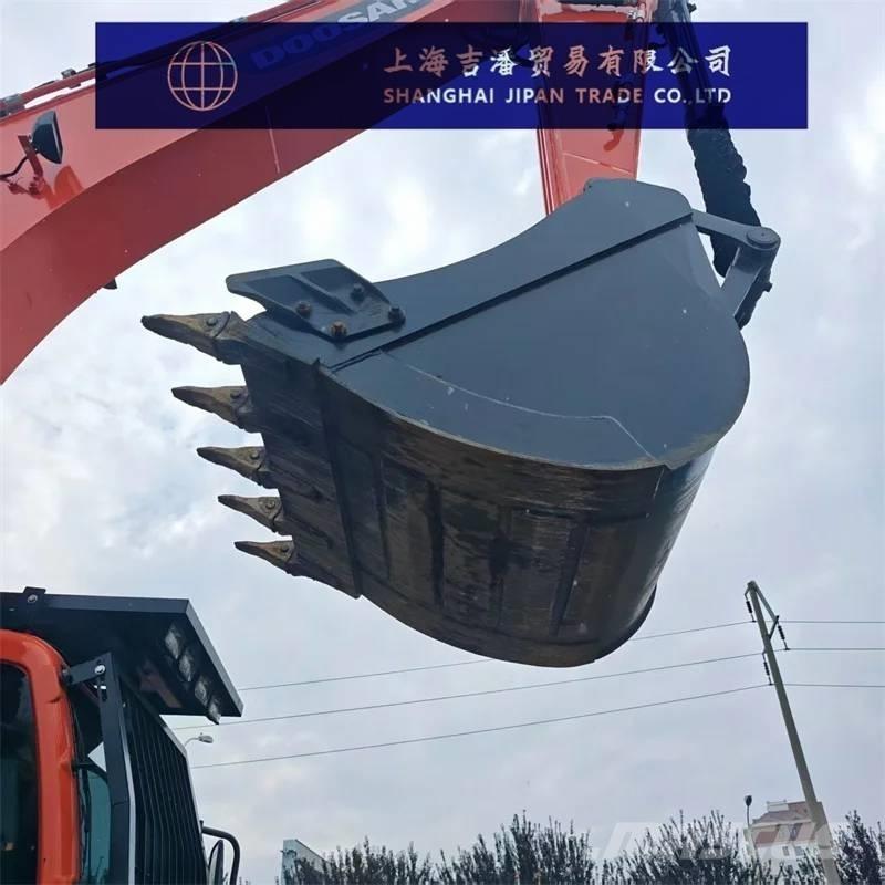 Doosan DX 225 Bagri goseničarji