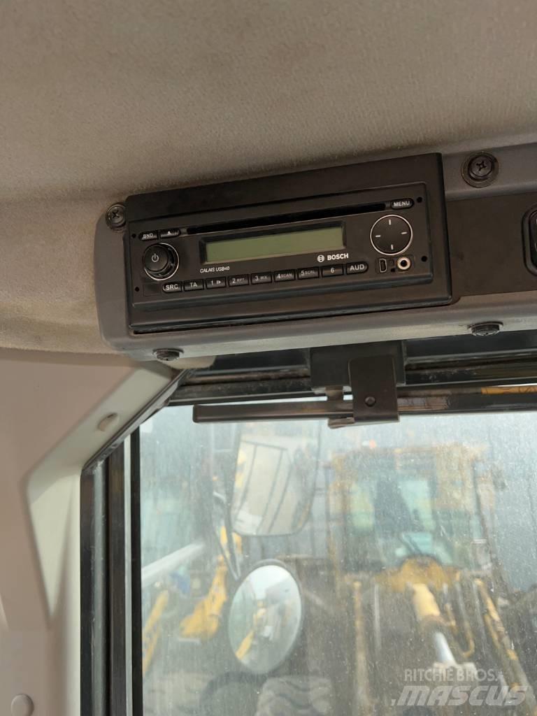 Komatsu WA 380-8 Kolesni nakladalci
