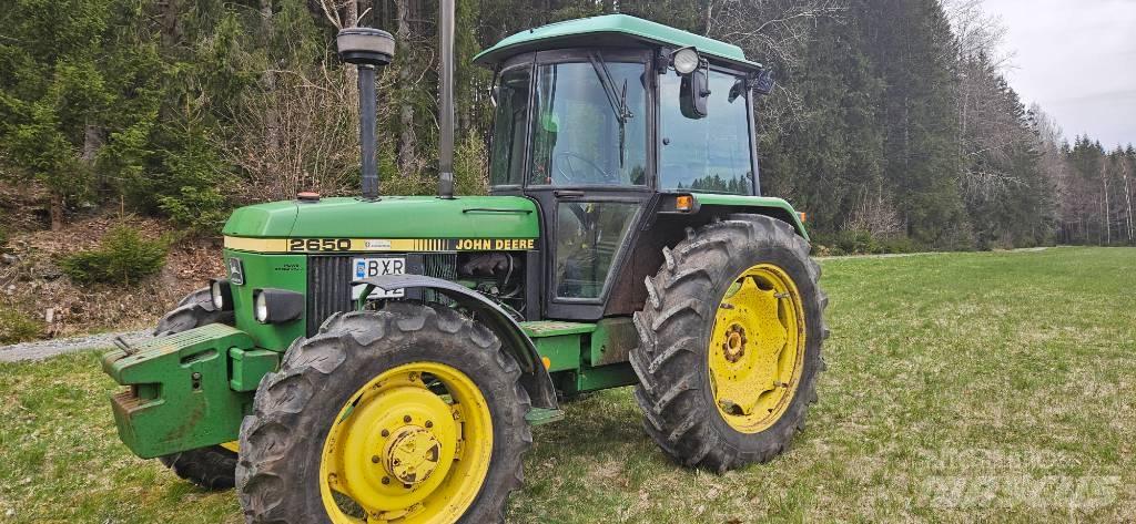 John Deere 2650 Traktorji